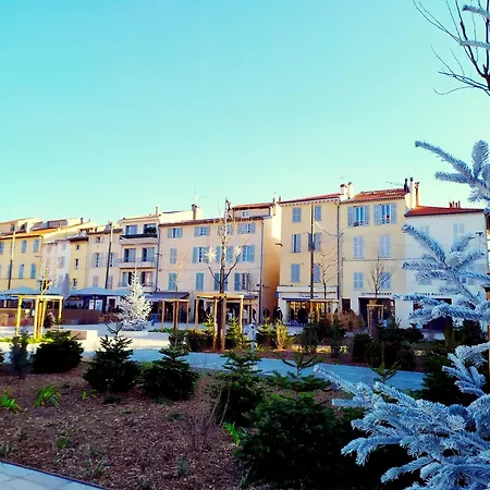 Apartment Deux Pieces Renove Climatise Coeur Du Vieil