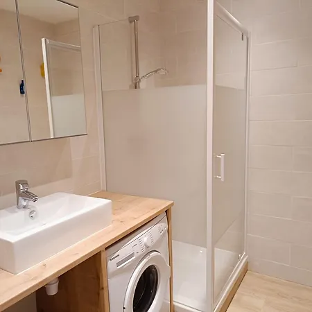 Deux Pieces Renove Climatise Coeur Du Vieil Apartment